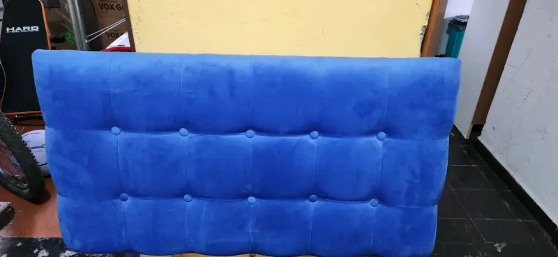 Cabecera de cama azul acolchada - 2