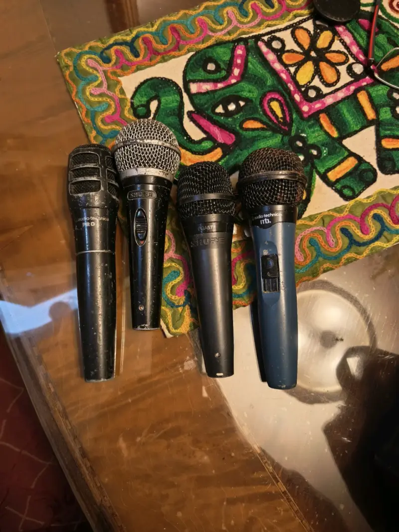 Set de micrófonos Shure y Audio-Technica con receptor - 1