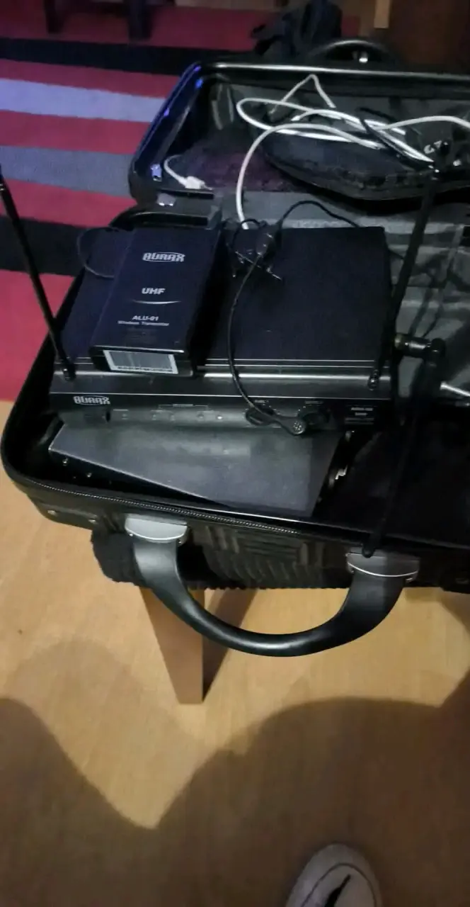 Set de micrófonos Shure y Audio-Technica con receptor - 3