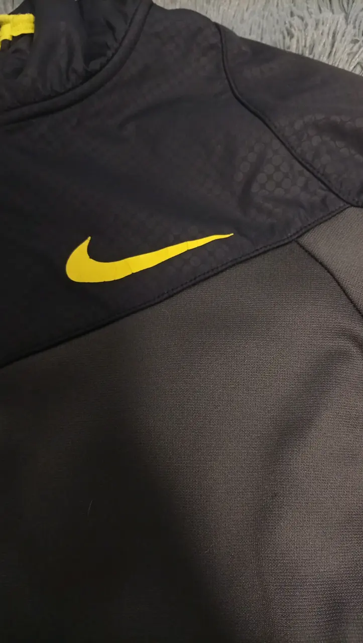 Chaqueta Nike Therma-Fit Negra y Amarilla - 2