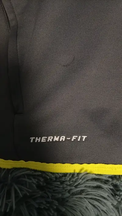 Chaqueta Nike Therma-Fit Negra y Amarilla - miniatura 3