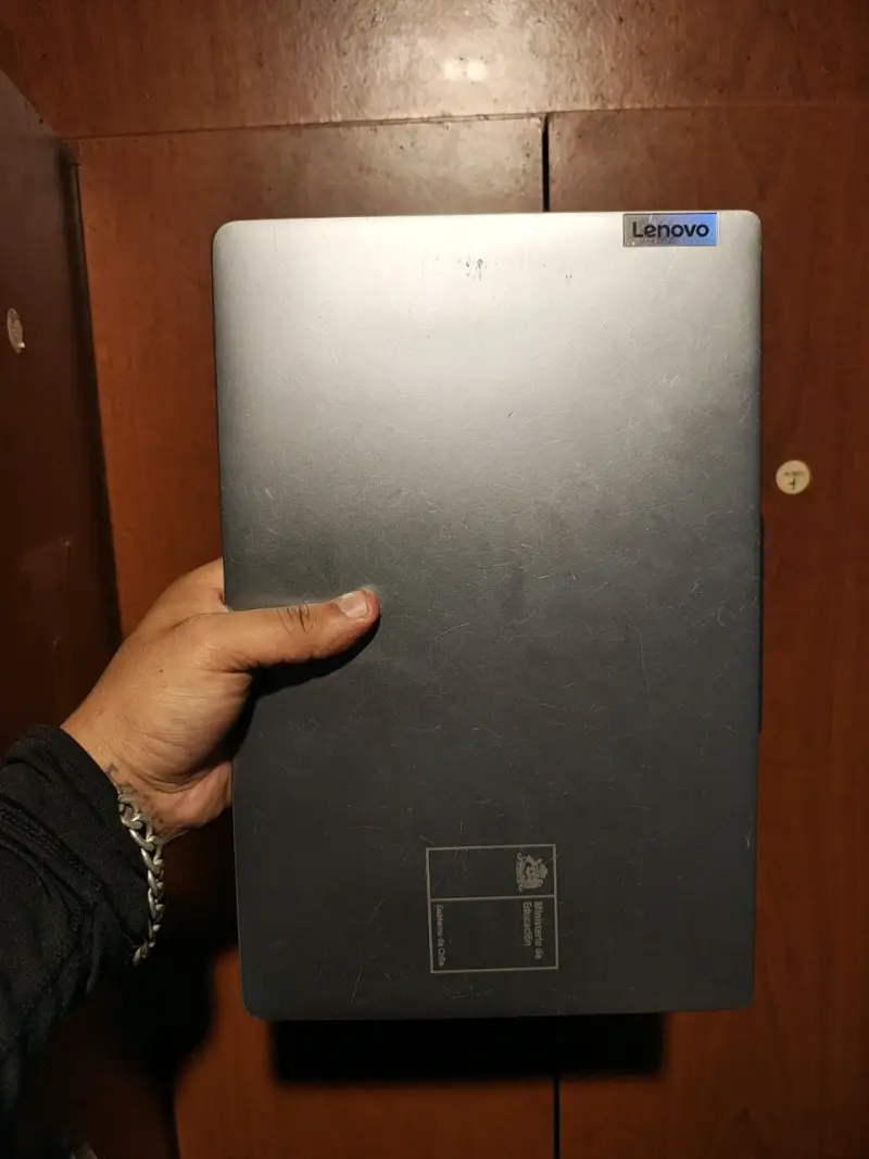 Laptop Lenovo con pantalla de 14 pulgadas - 2