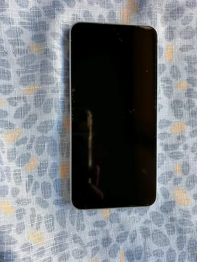 Smartphone Samsung Galaxy S25 con caja - miniatura 1