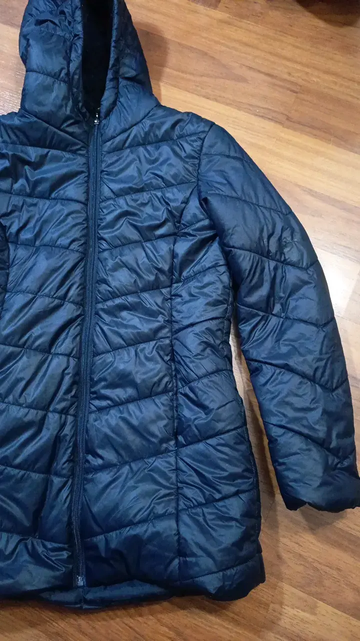 Chaqueta acolchada azul con capucha para niña - 2