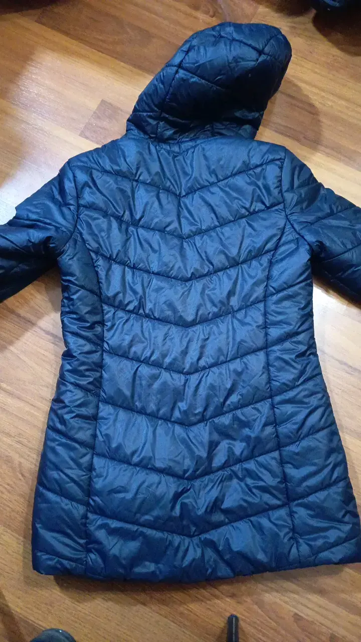 Chaqueta acolchada azul con capucha para niña - 3