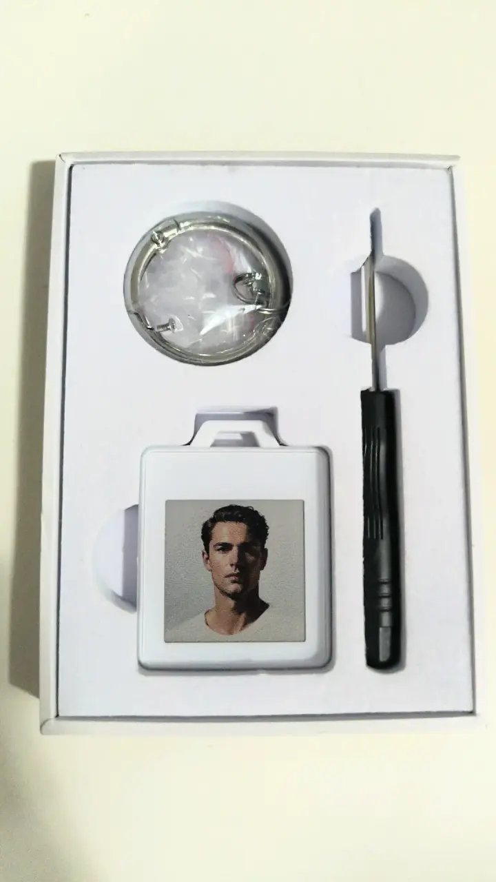 Llavero inteligente E-Ink FindXeink F15 - 2