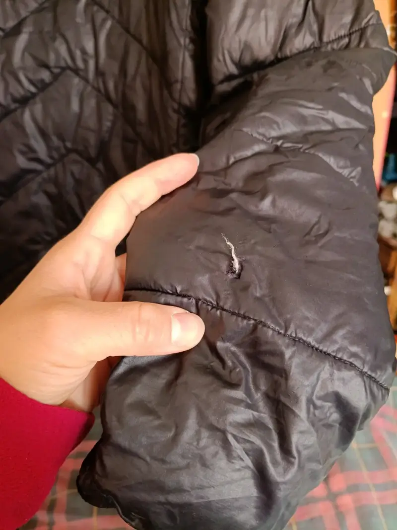 Chaqueta de pluma negra con capucha Tentation - 6