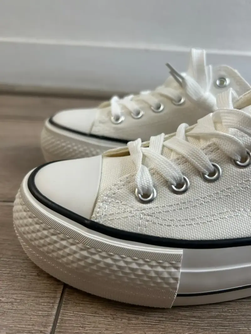 Zapatillas blancas de lona con plataforma - 2