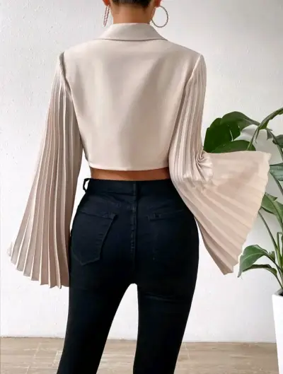 Blazer crop beige con mangas acampanadas - miniatura 3