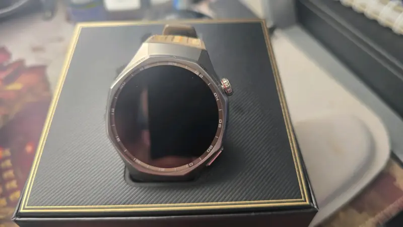 Huawei Watch GT 6 Pro con correa de cuero - 3