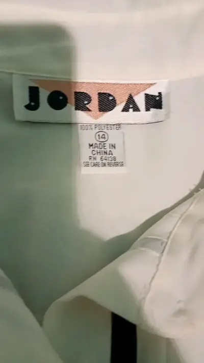 Blusa marfil Jordan con detalles negros - miniatura 4