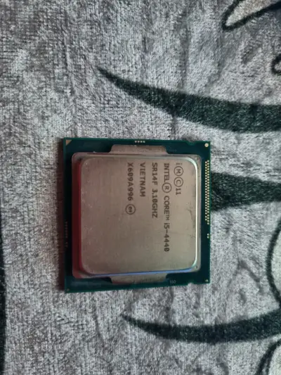 Procesador Intel Core i5-4440 3.1GHz usado - miniatura 1
