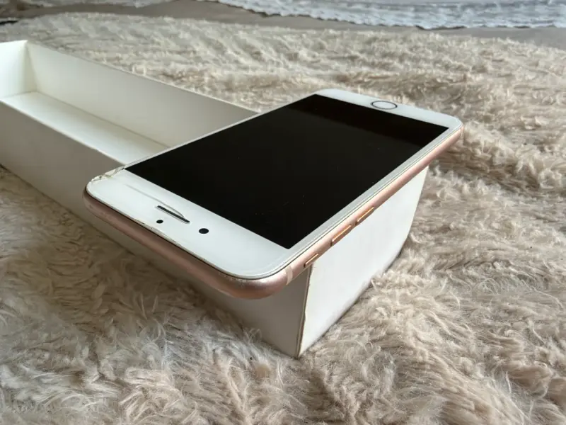 ‼️ OFERTA ‼️ iPhone 8 64GB Gold 86% Batería - 3