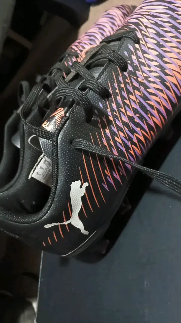 Zapatillas de fútbol Puma Future negras y naranjas - 3