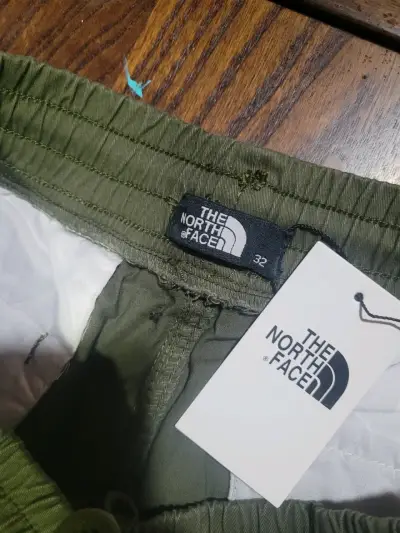 Pantalones cargo verdes The North Face - miniatura 2