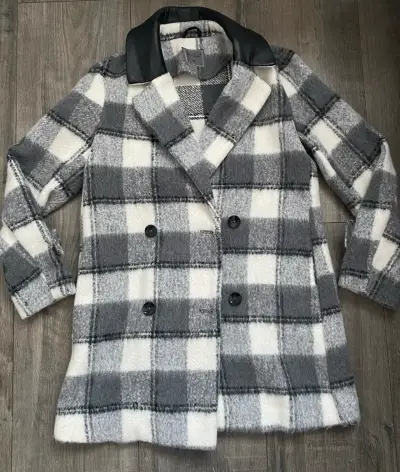 Abrigo de cuadros gris y blanco con cuello negro - miniatura 1