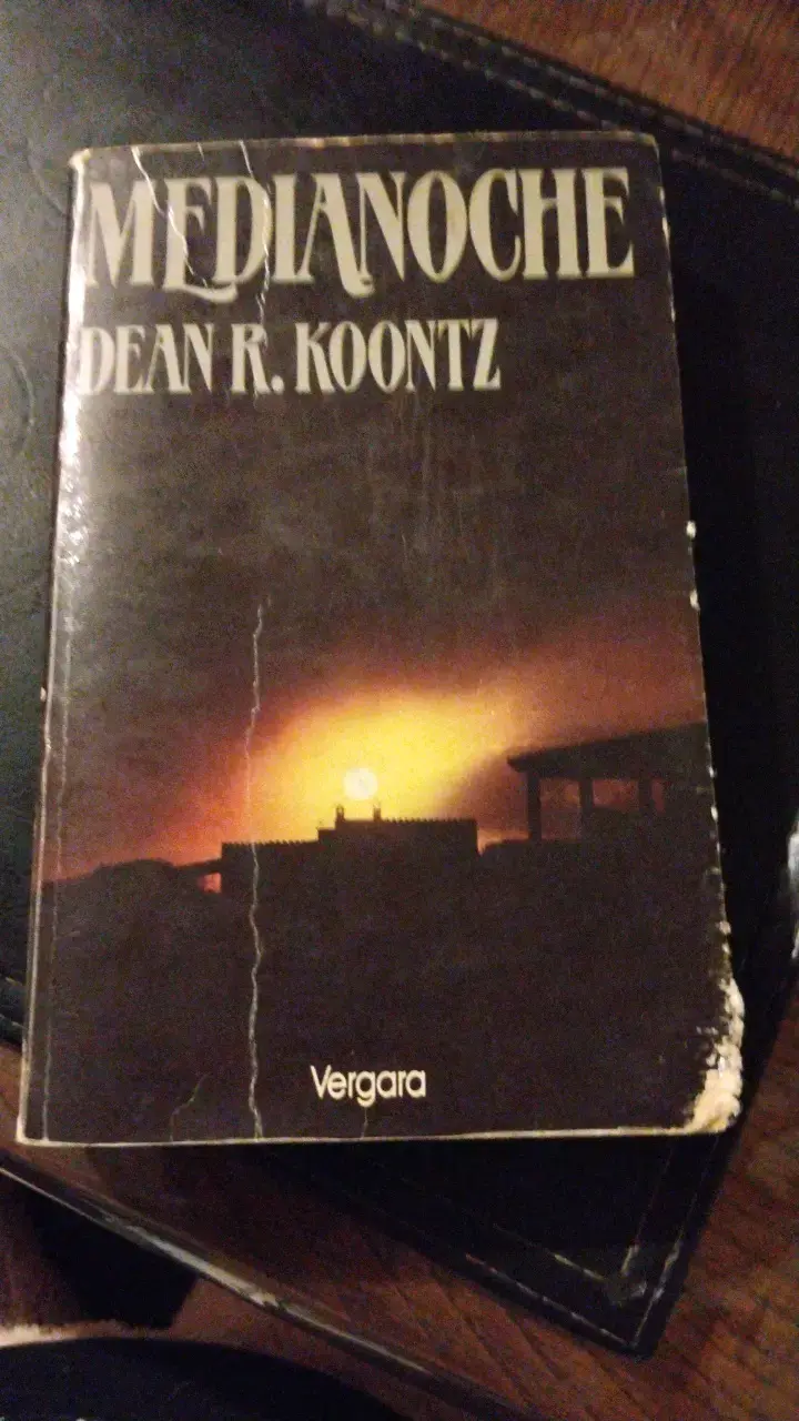 Libro 'Medianoche' de Dean R. Koontz en buen estado - 1