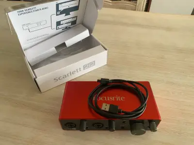 Interfaz de Audio USB Focusrite Scarlett 2i2 3ra G - miniatura 2