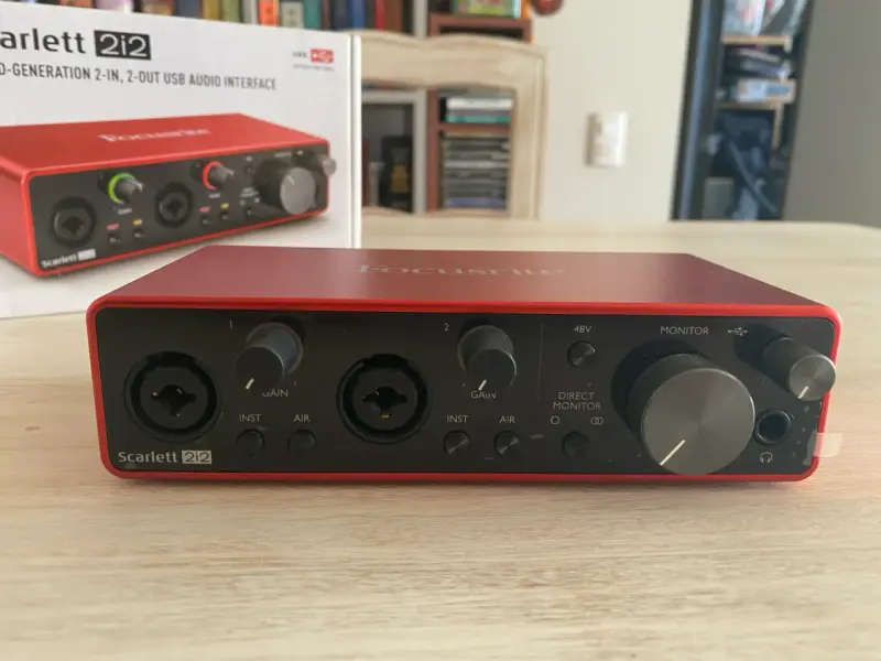 Interfaz de Audio USB Focusrite Scarlett 2i2 3ra G - 3