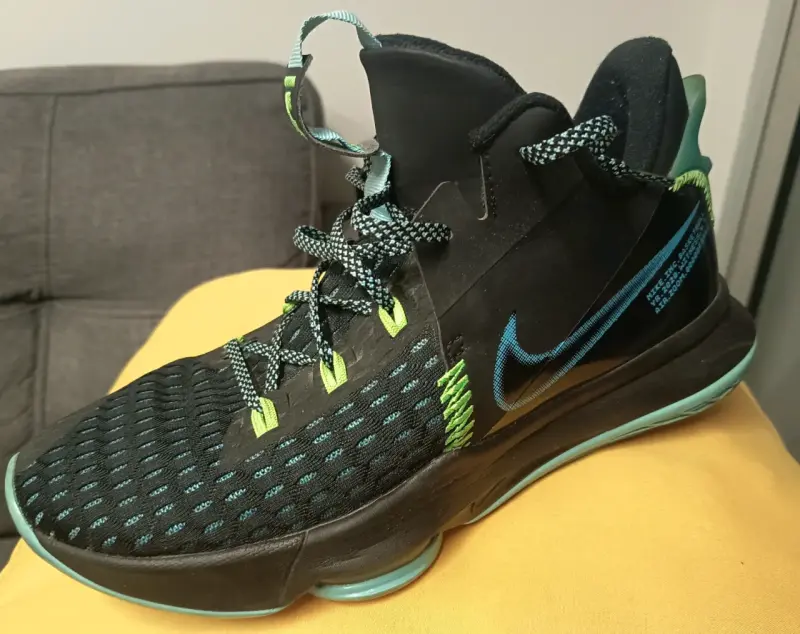 Zapatillas de básquetbol Nike LeBron Witness 5 - 1