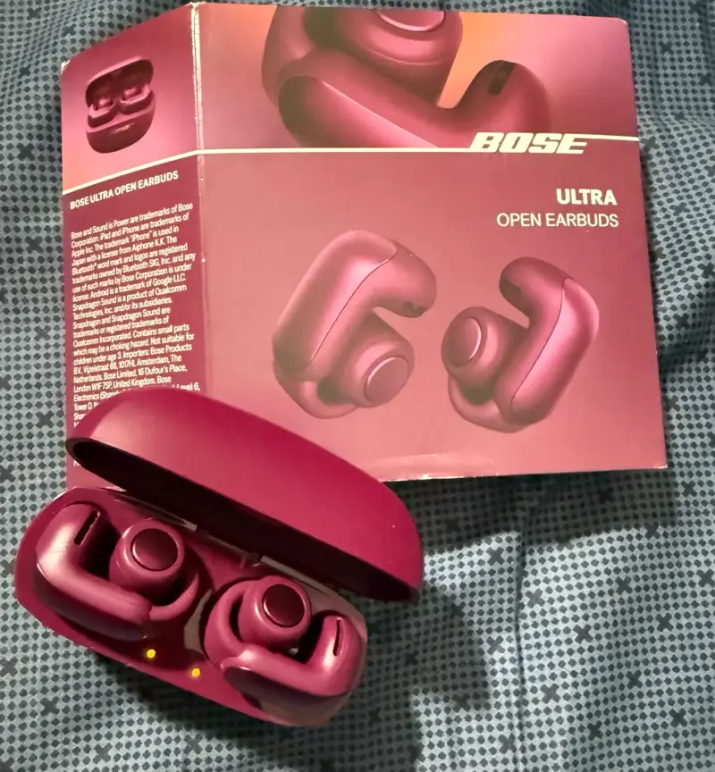 Audífonos Bose Ultra Open Earbuds color burdeos - 2