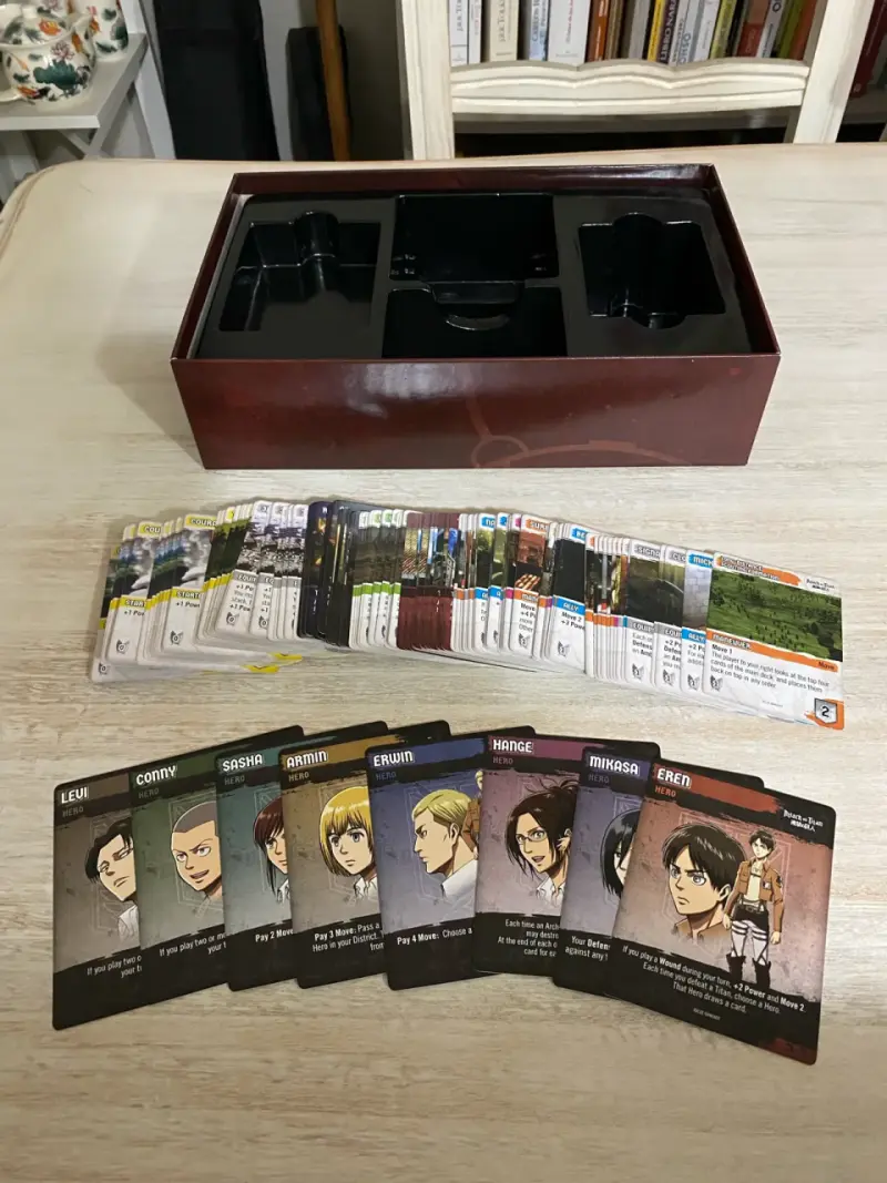 Juego de cartas Attack on Titan Deck-Building - 3
