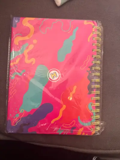Cuaderno Happyland con diseño colorido - miniatura 2
