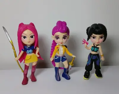Set de 3 figuras Guerreras K-Pop - miniatura 1