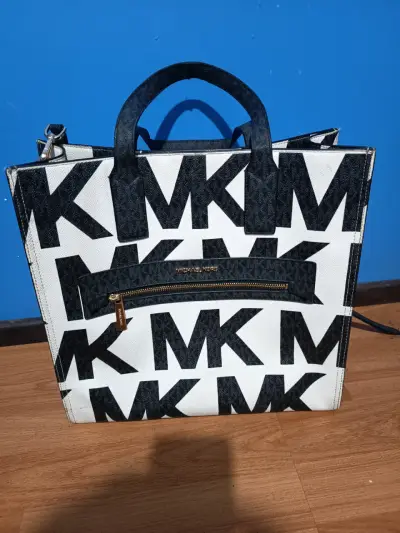 Bolso tote Michael Kors blanco y negro - miniatura 1