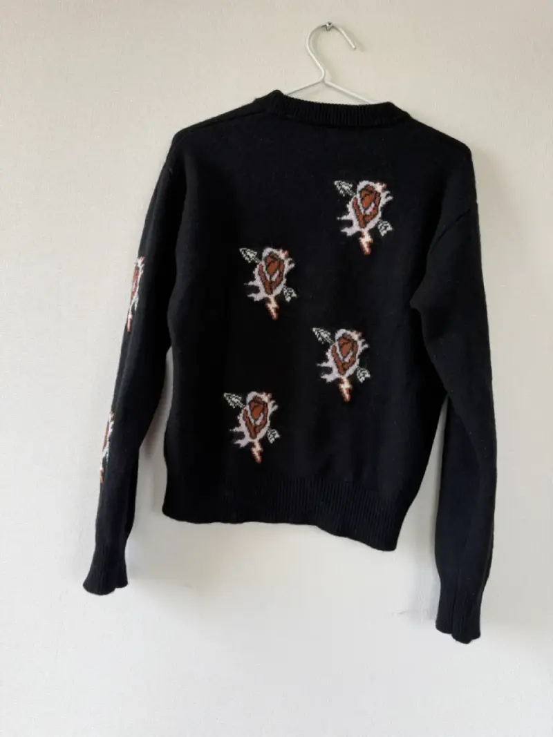 Suéter negro con diseño bordado Singolare - 3