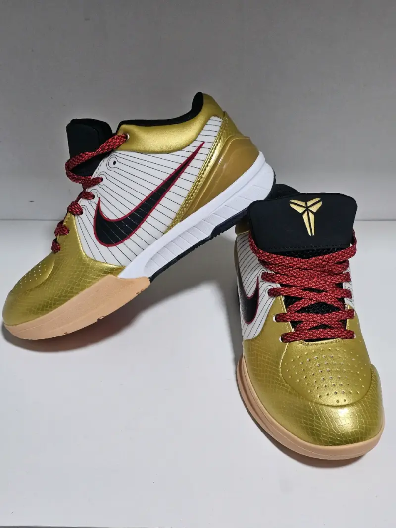 Zapatillas doradas Nike Kobe Protro 4 Gold Medal - 1