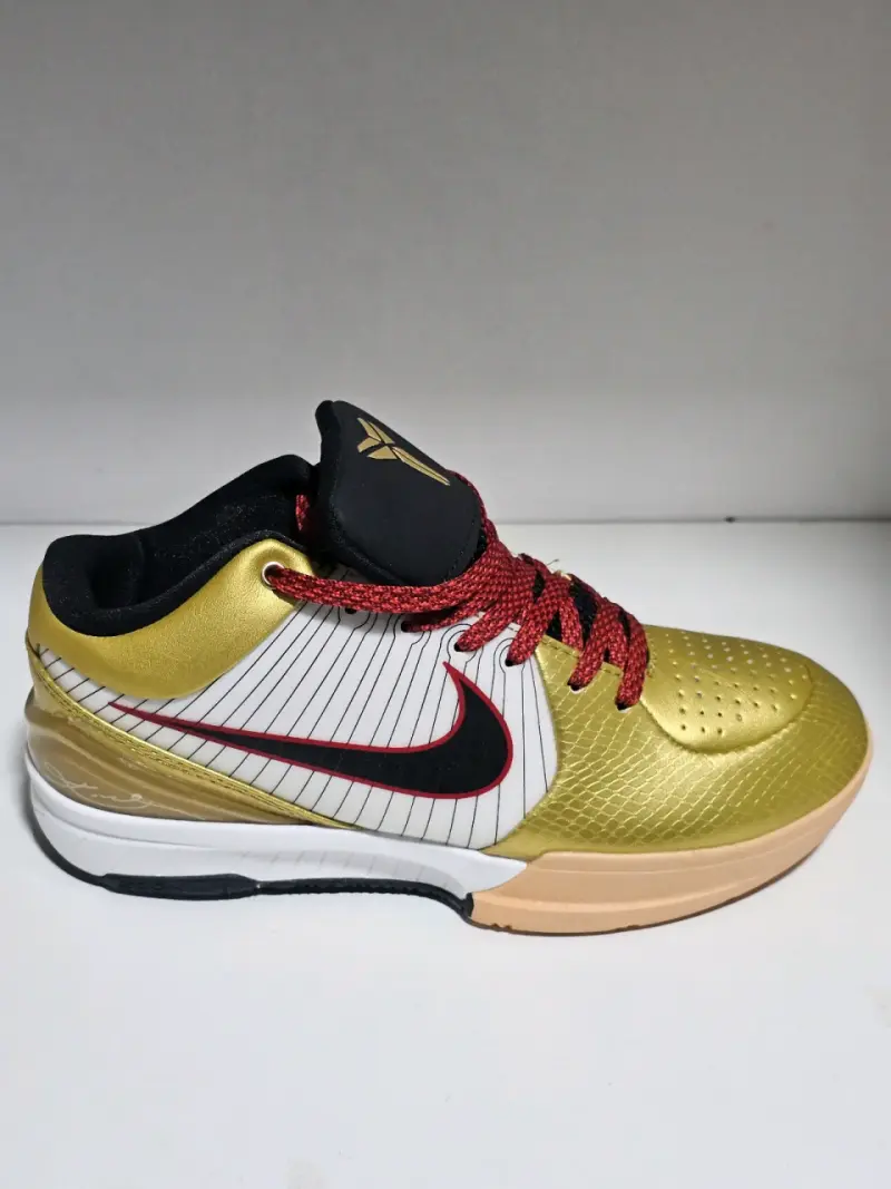 Zapatillas doradas Nike Kobe Protro 4 Gold Medal - 2
