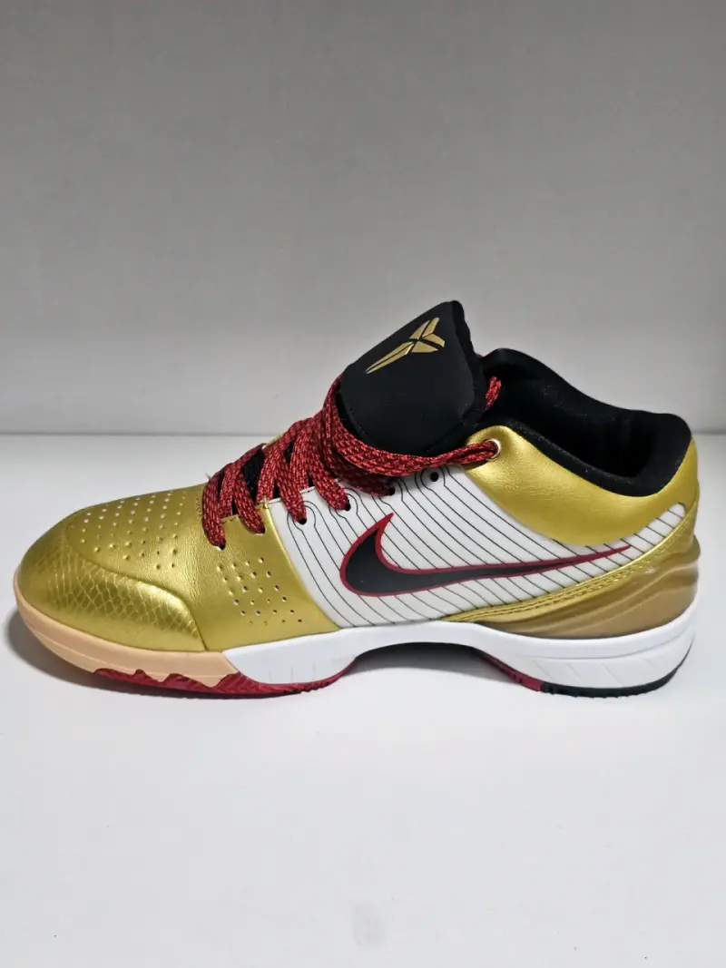Zapatillas doradas Nike Kobe Protro 4 Gold Medal - 3