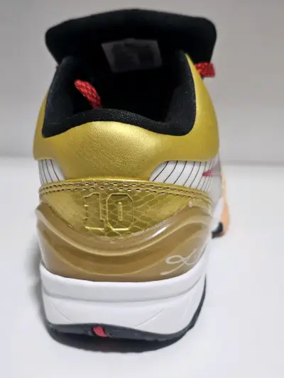 Zapatillas doradas Nike Kobe Protro 4 Gold Medal - miniatura 4