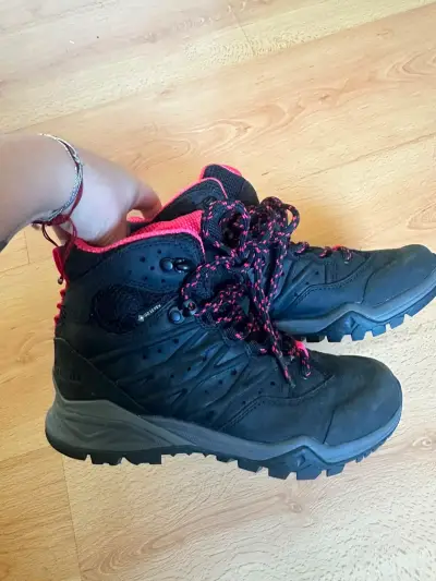 Botas de senderismo The North Face negras y rosas - miniatura 1