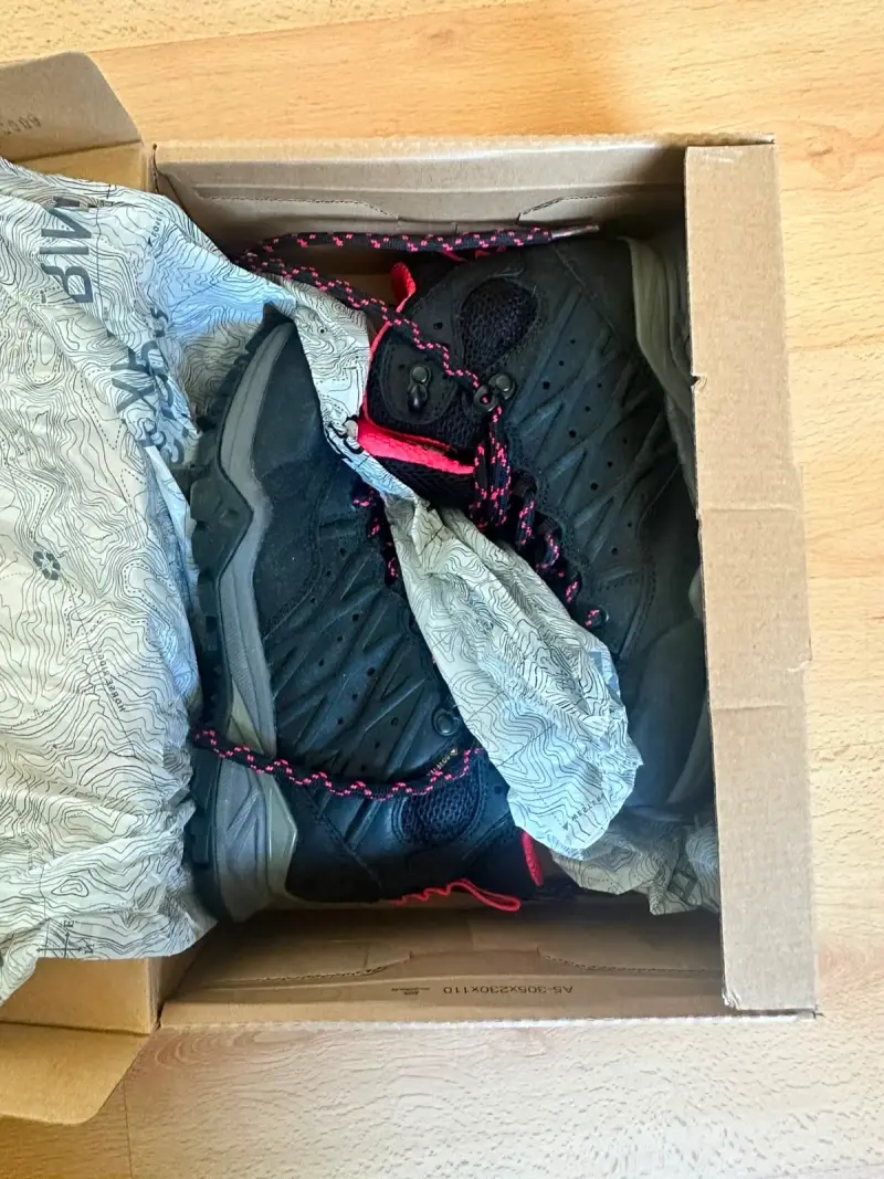 Botas de senderismo The North Face negras y rosas - 2