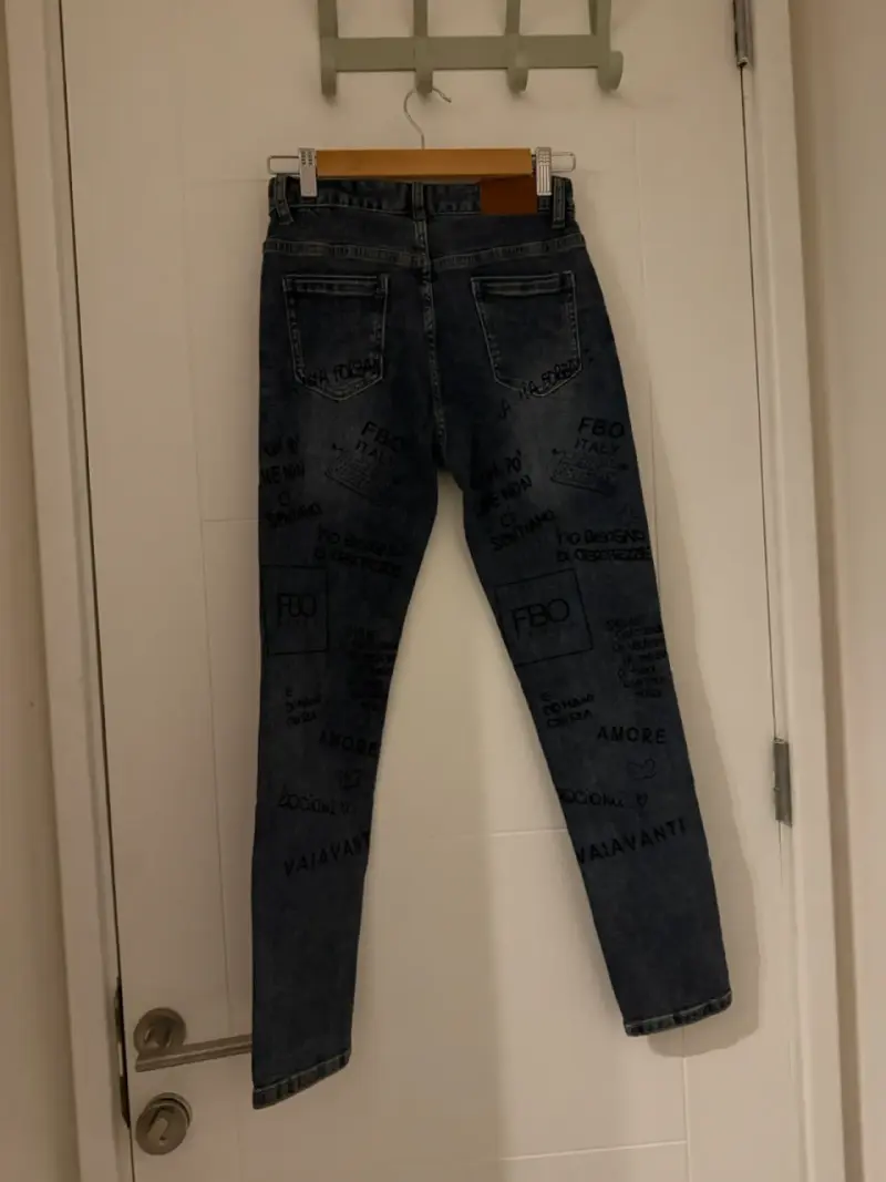 Jeans  FBO con diseño gráfico - 6