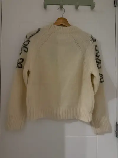 Suéter  beige con diseño floral - miniatura 4