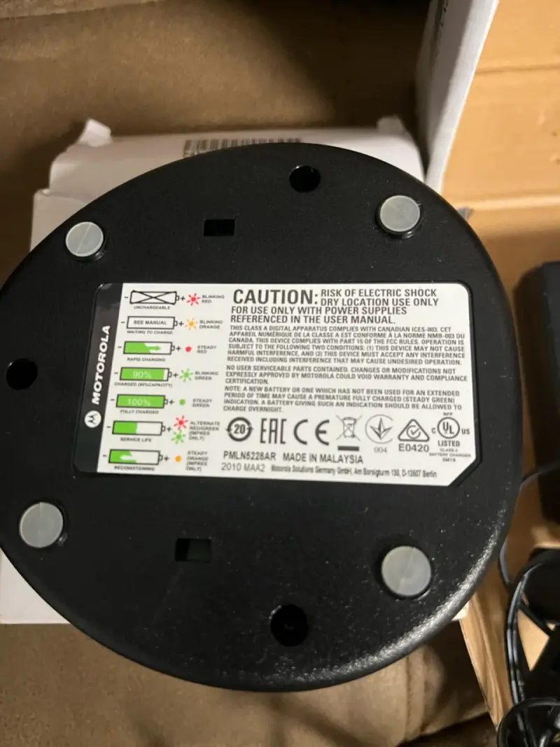 Cargador de Batería Motorola con Base - 4