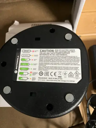 Cargador de Batería Motorola con Base - miniatura 4