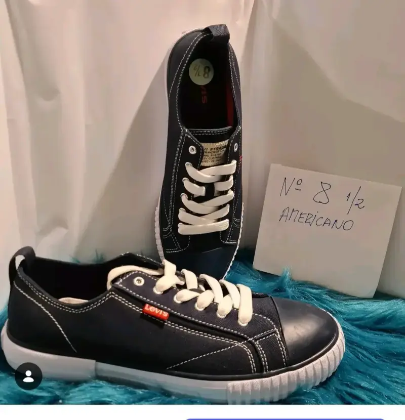 Zapatillas Levi's negras talla 8.5 americano