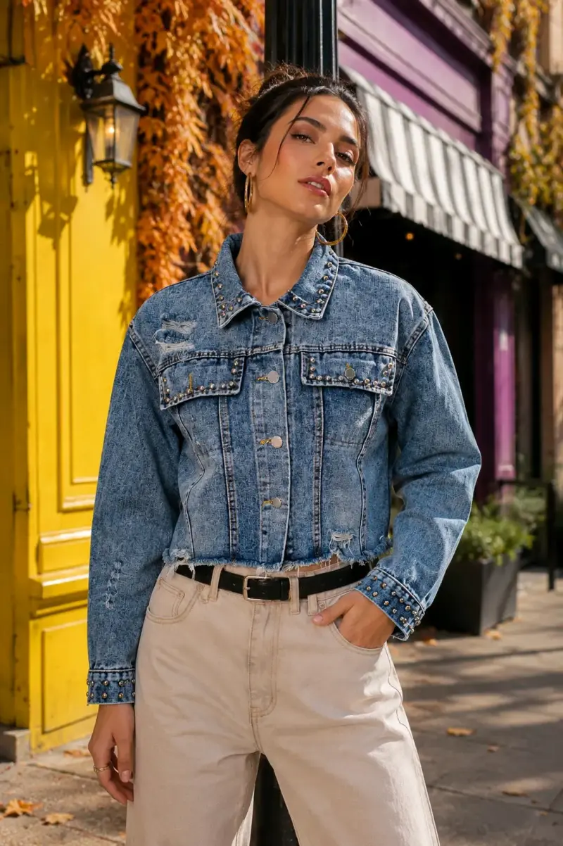 Chaqueta de mezclilla con tachas para mujer - 2