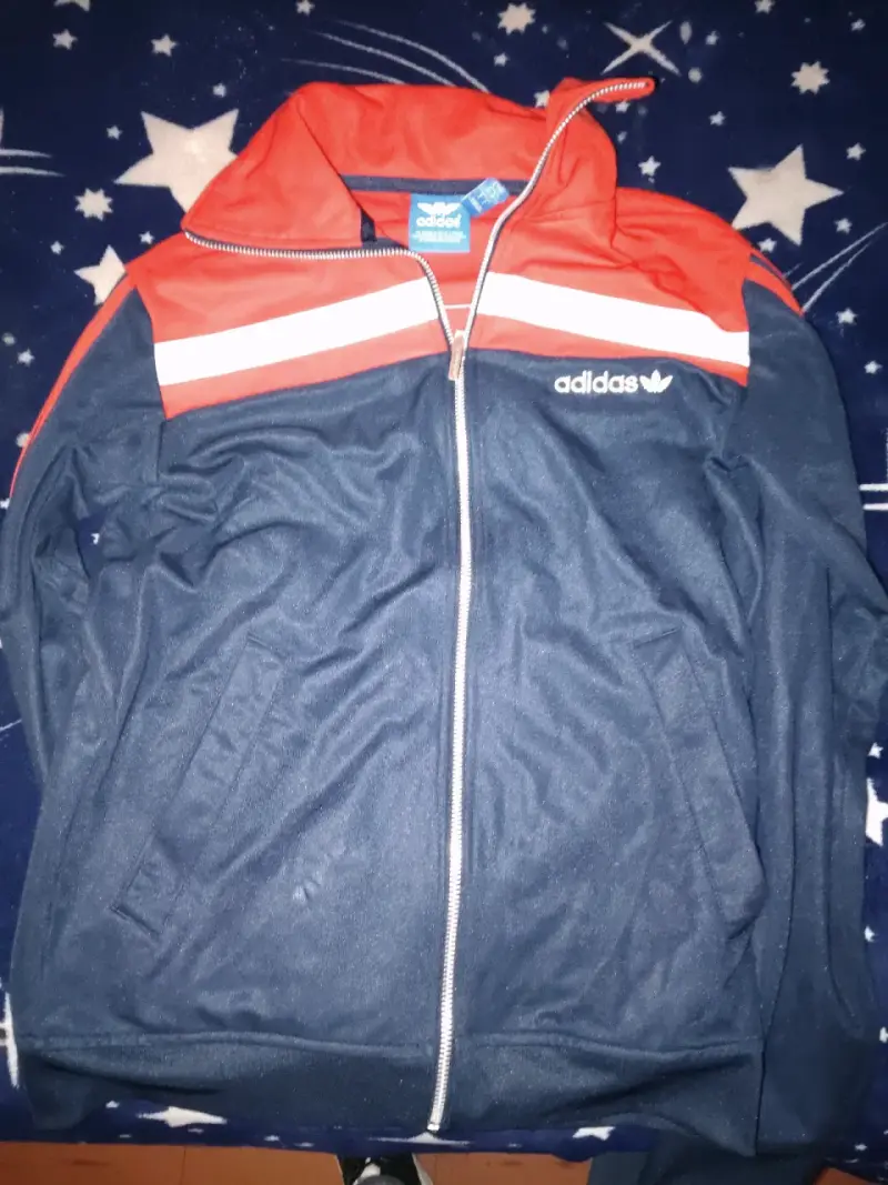 Chaqueta deportiva Adidas azul y roja - 1