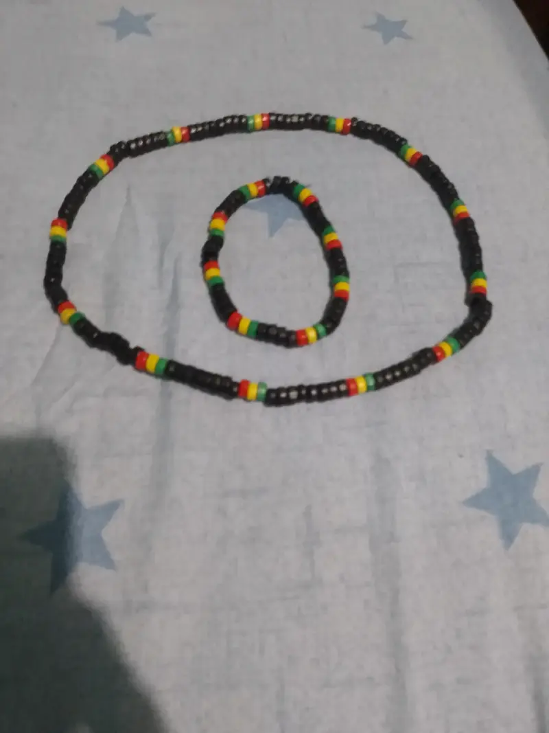 Gorra negra con diseño One Love - 4