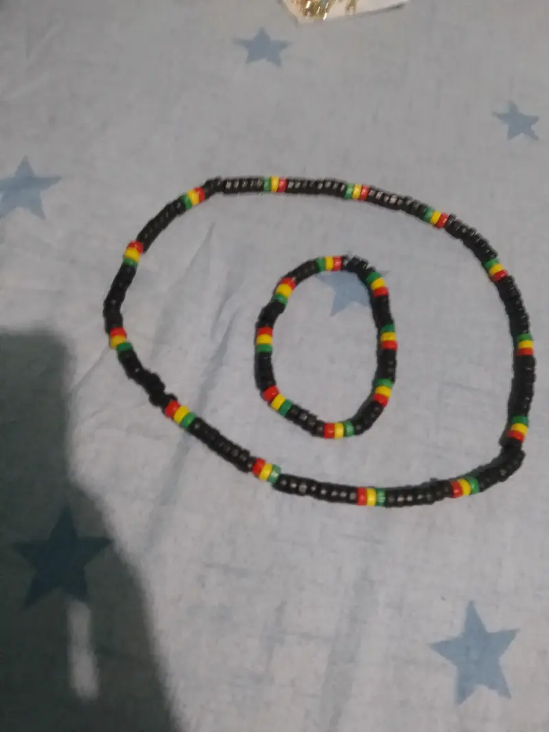 Gorra negra con diseño One Love - 6