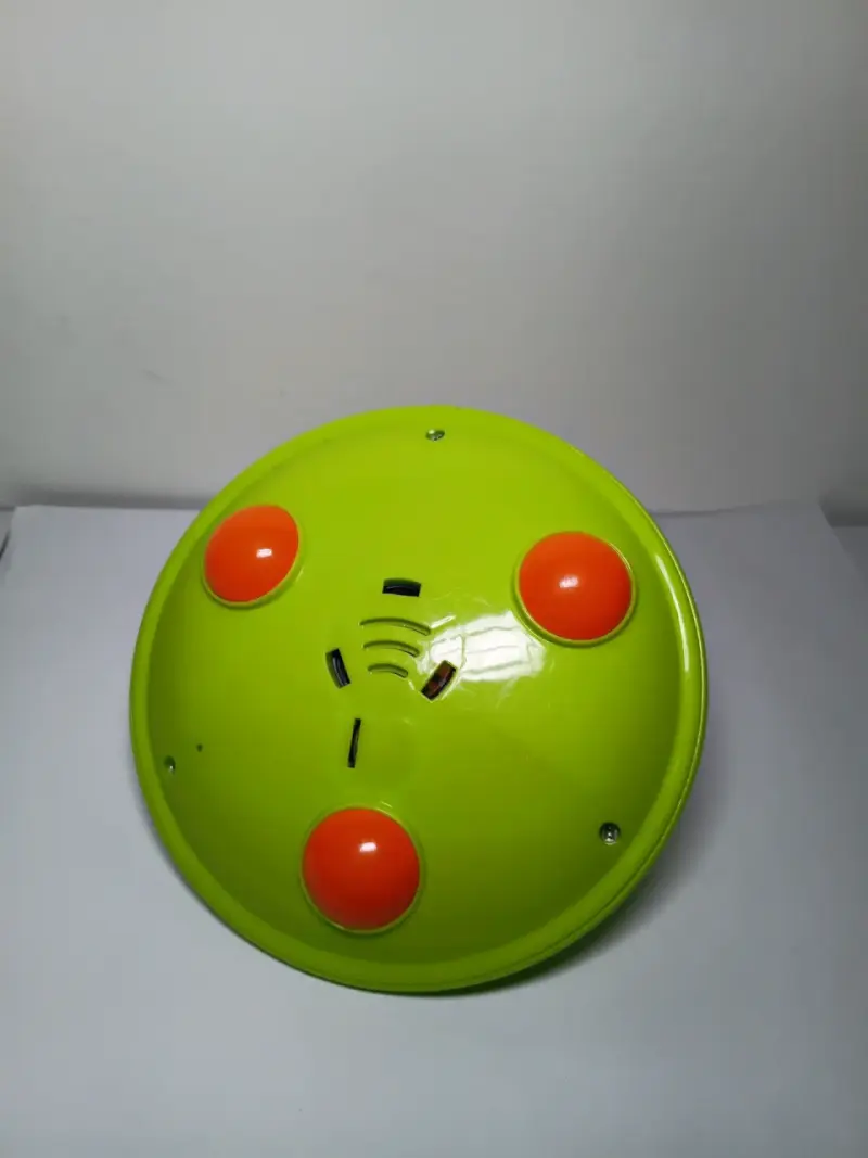 Juguete OVNI con figura de alienígena verde - 4