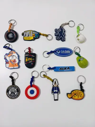 Lote de 14 llaveros promocionales - miniatura 1