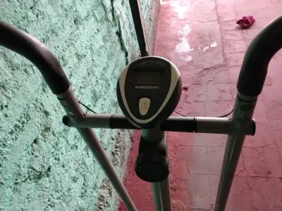 Elíptica Master Fit en buen estado - miniatura 2