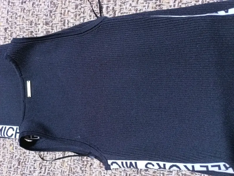 Vestido negro Michael Kors con detalles laterales - 5