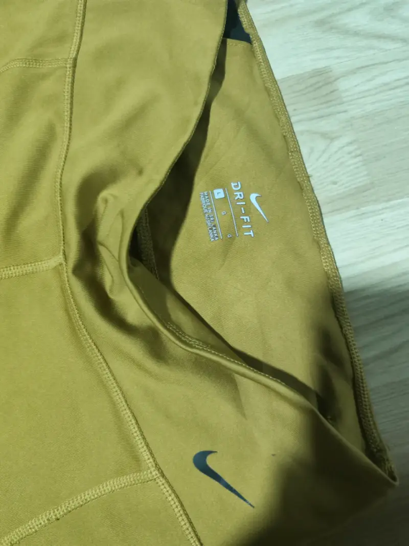 Leggings deportivos Nike Dri-Fit marrón y negro - 2